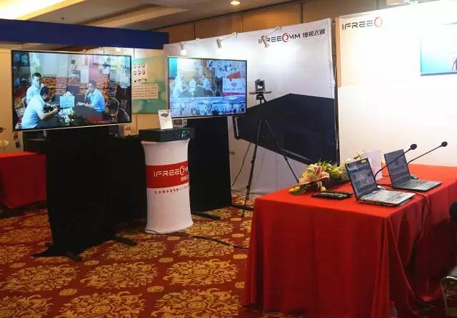 語音激勵攝像機的全自動追蹤體驗